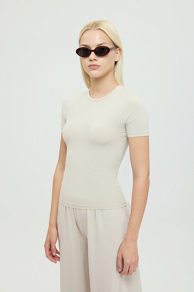 Ultra Soft Yuvarlak Yaka Kısa Kol Bluz Bej