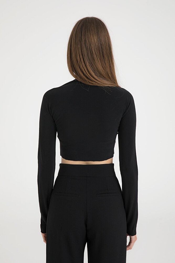 Soft Touch Yarım Boğazlı Kısa Bluz Siyah