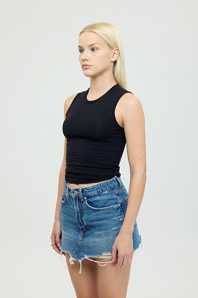 Ultra Soft Yuvarlak Yaka Kolsuz Bluz Siyah