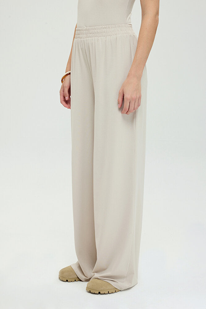 Ultra Soft Düz Kesim Bol Pantolon Bej