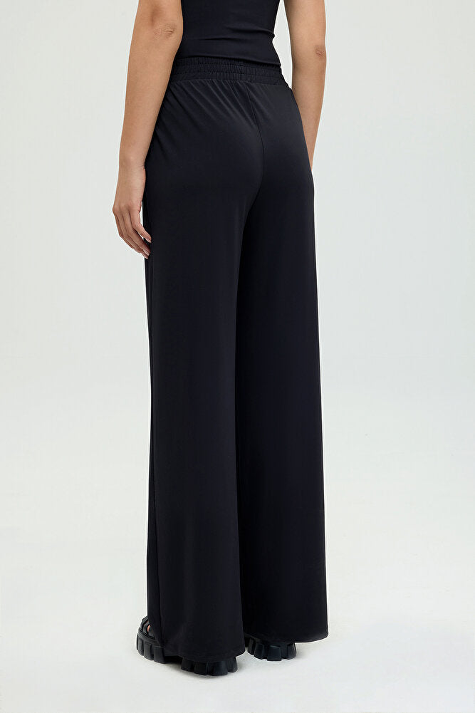 Soft Touch Düz Kesim Bol Pantolon Siyah