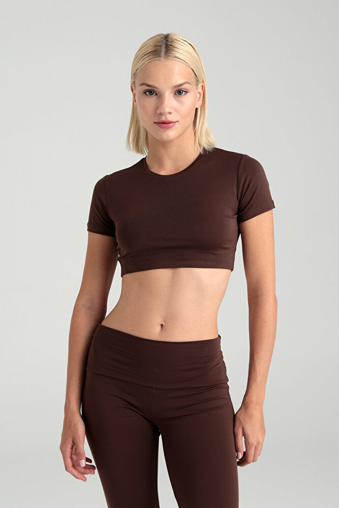 Comfort Yuvarlak Yaka Kısa Kol Crop Top Kahverengi