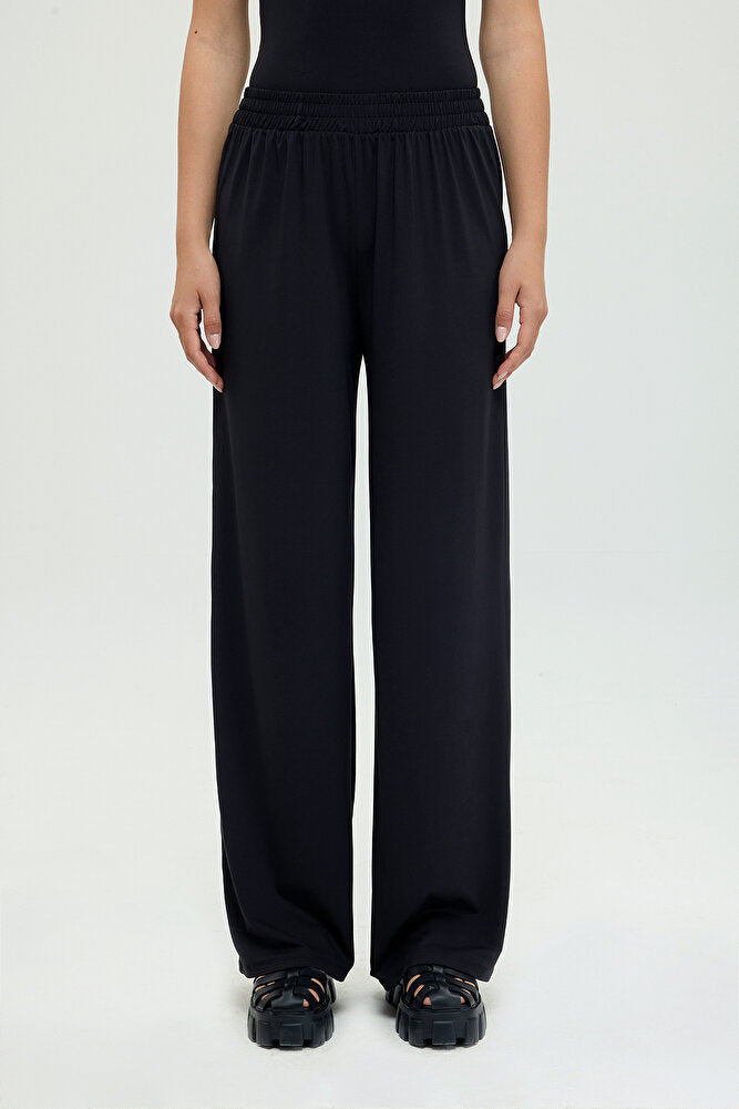 Soft Touch Düz Kesim Bol Pantolon Siyah