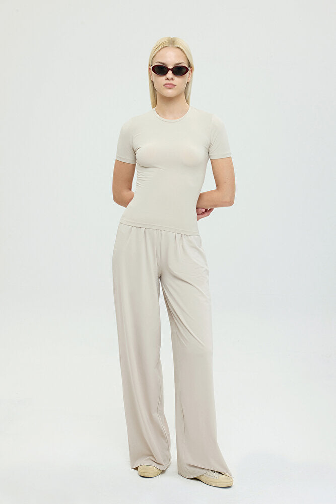 Ultra Soft Yuvarlak Yaka Kısa Kol Bluz Bej