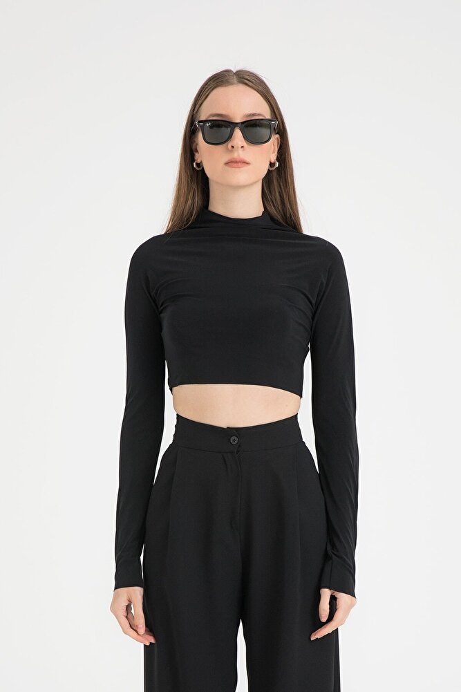 Soft Touch Yarım Boğazlı Kısa Bluz Siyah
