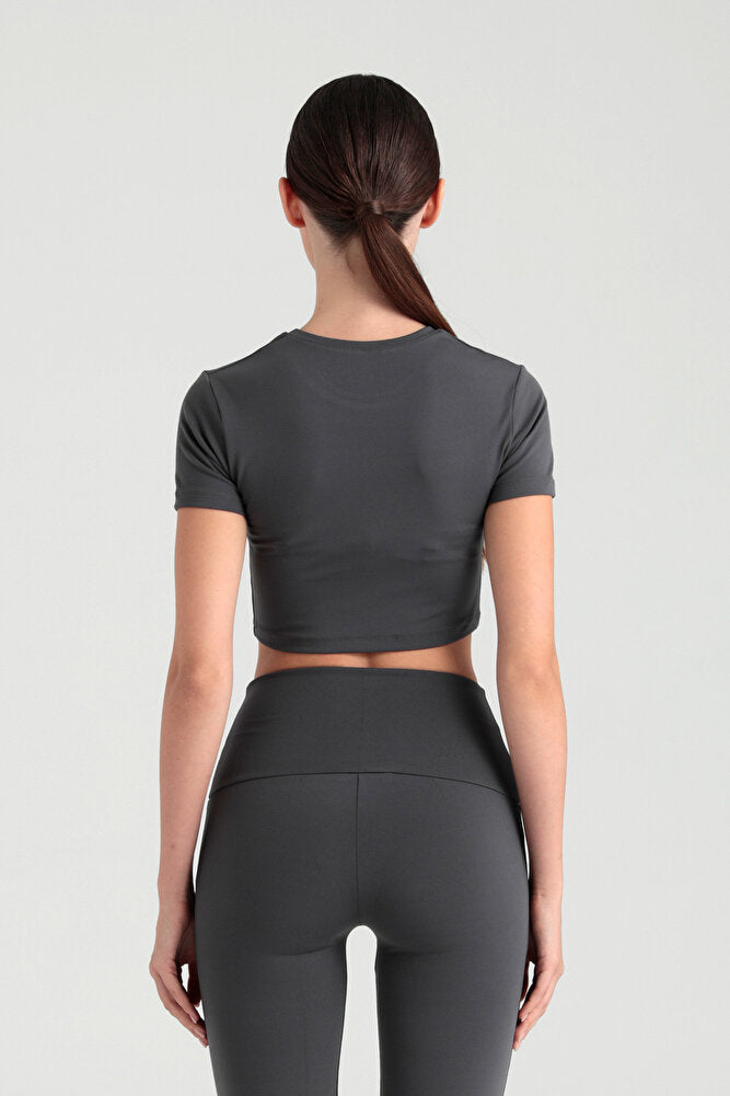 Comfort Yuvarlak Yaka Kısa Kol Crop Top Füme