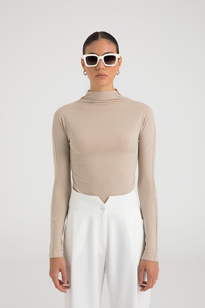 Soft Touch Yarım Boğazlı Bluz Bej