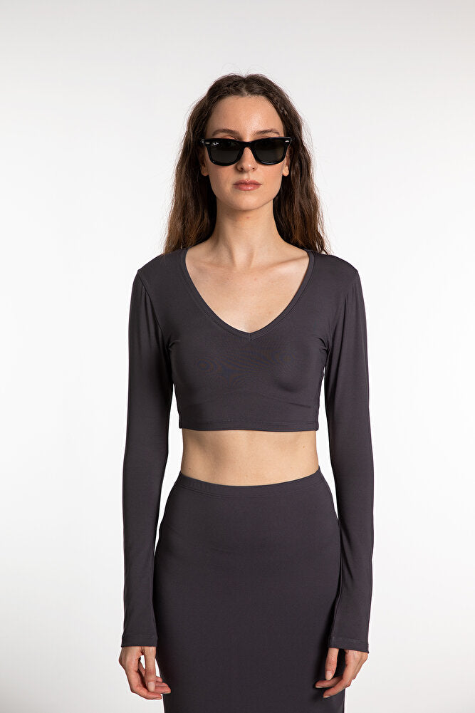 Soft Touch V Yaka Kısa Bluz Füme