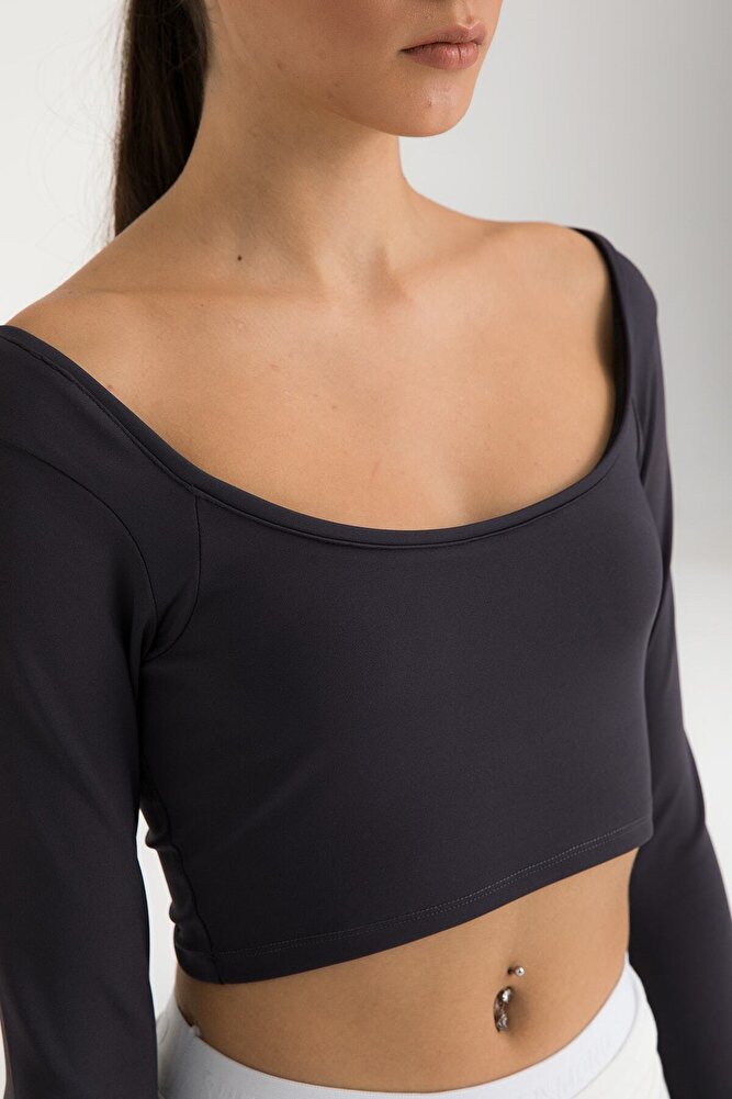 Soft Touch Oval Yaka Kısa Bluz Füme