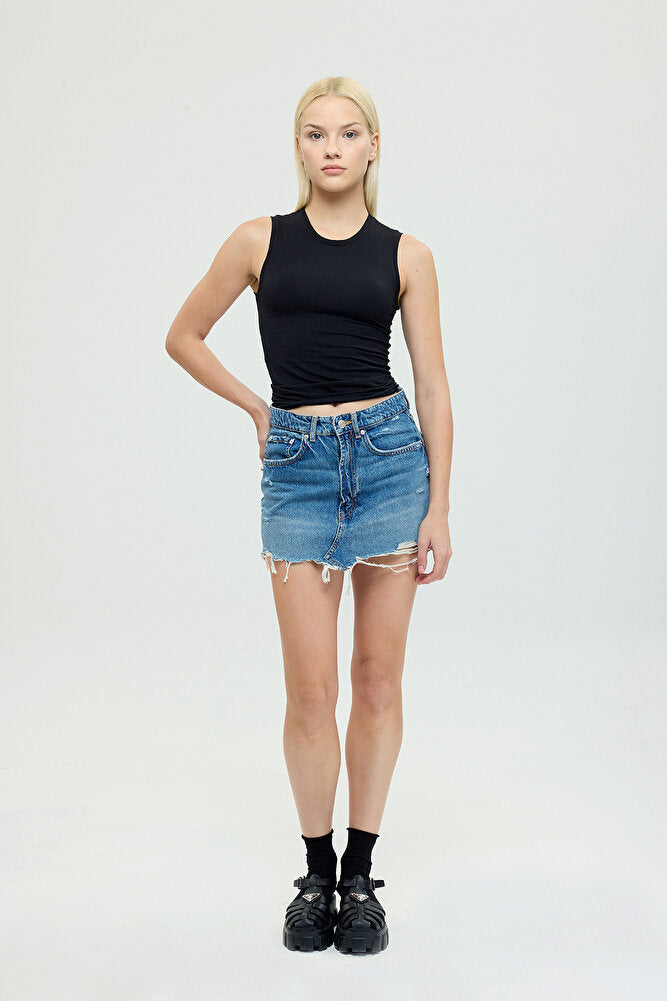 Ultra Soft Yuvarlak Yaka Kolsuz Bluz Siyah