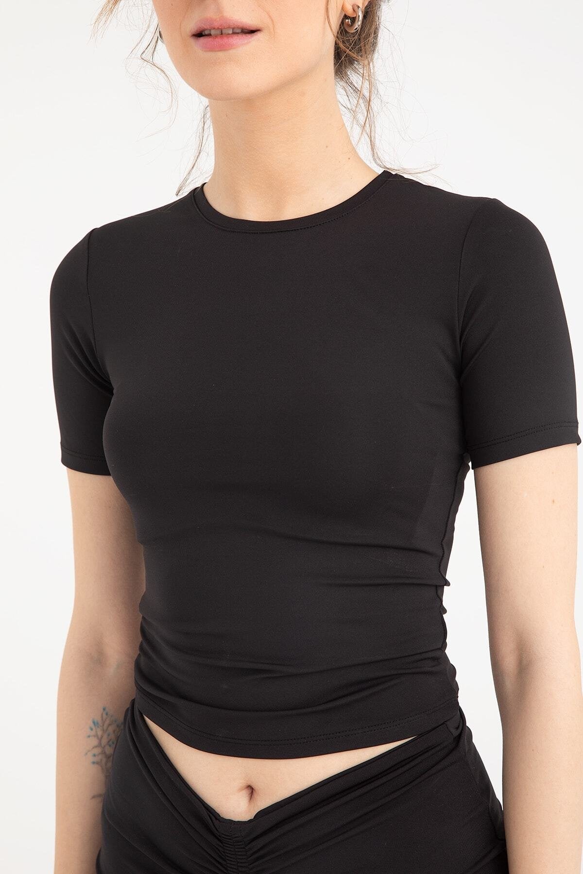 Soft Touch Yuvarlak Yaka Kısa Kol Bluz Siyah