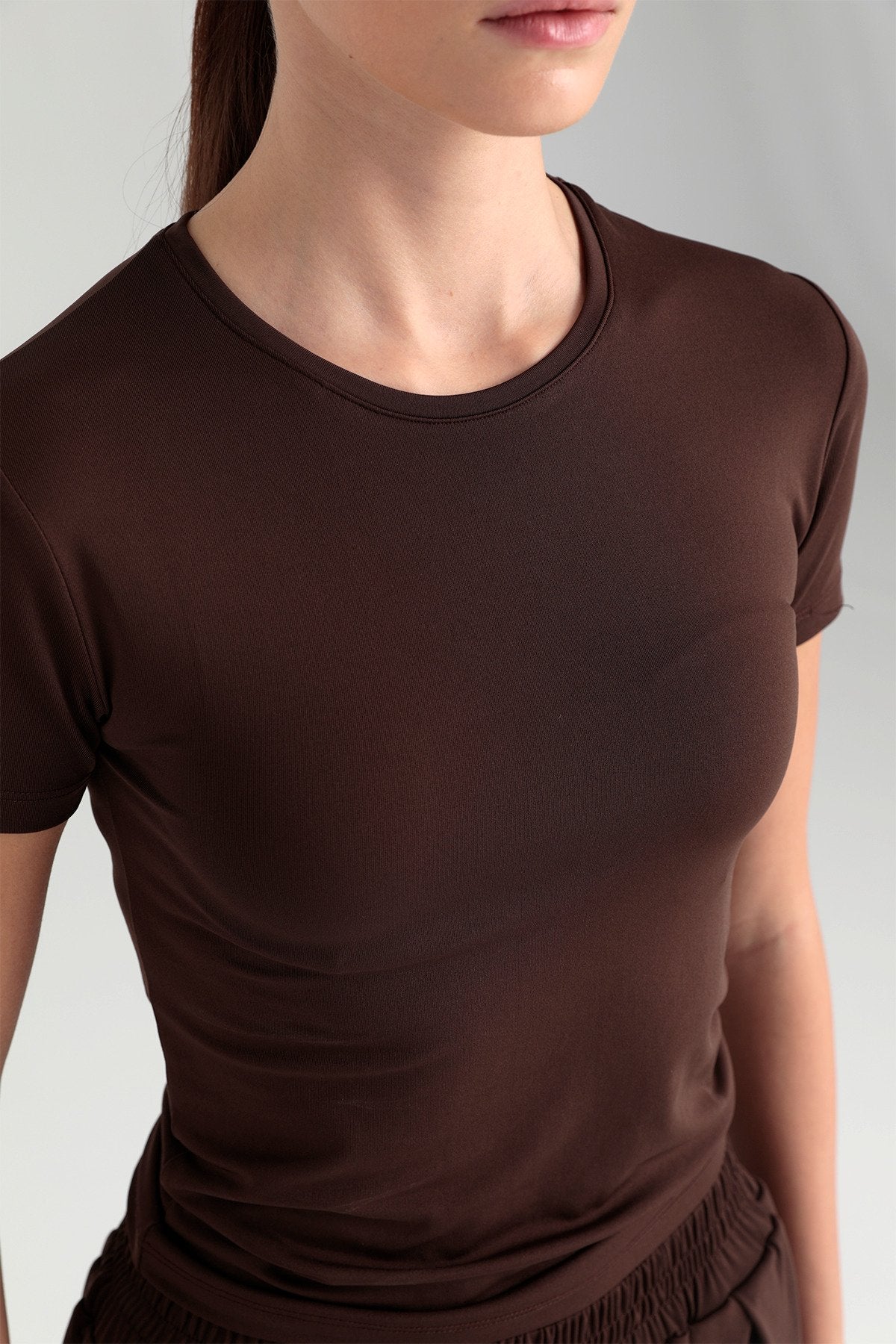 Soft Touch Yuvarlak Yaka Kısa Kol Bluz Kahverengi