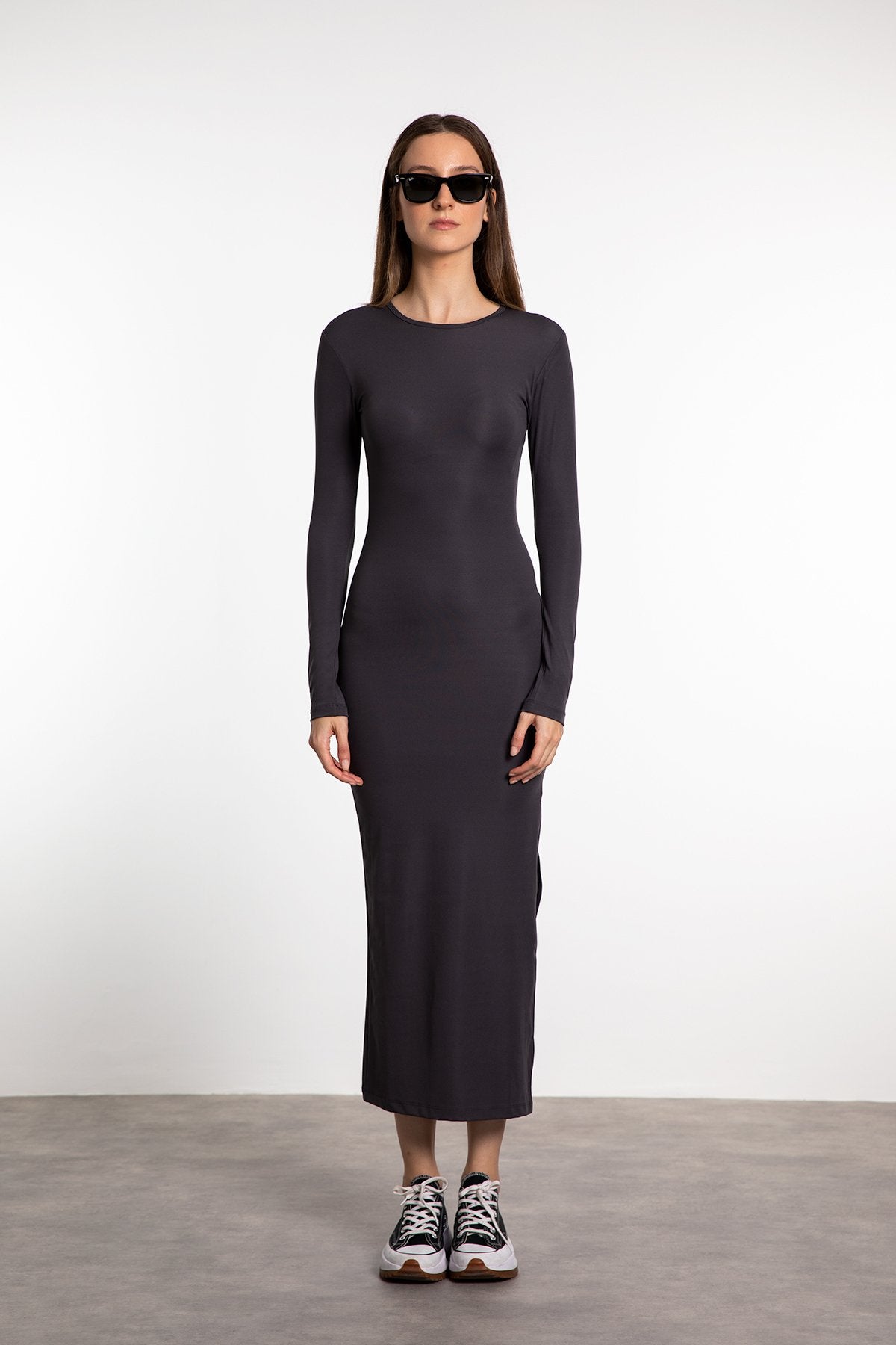 Soft Touch Uzun Kollu Yırtmaç Detaylı Elbise Füme