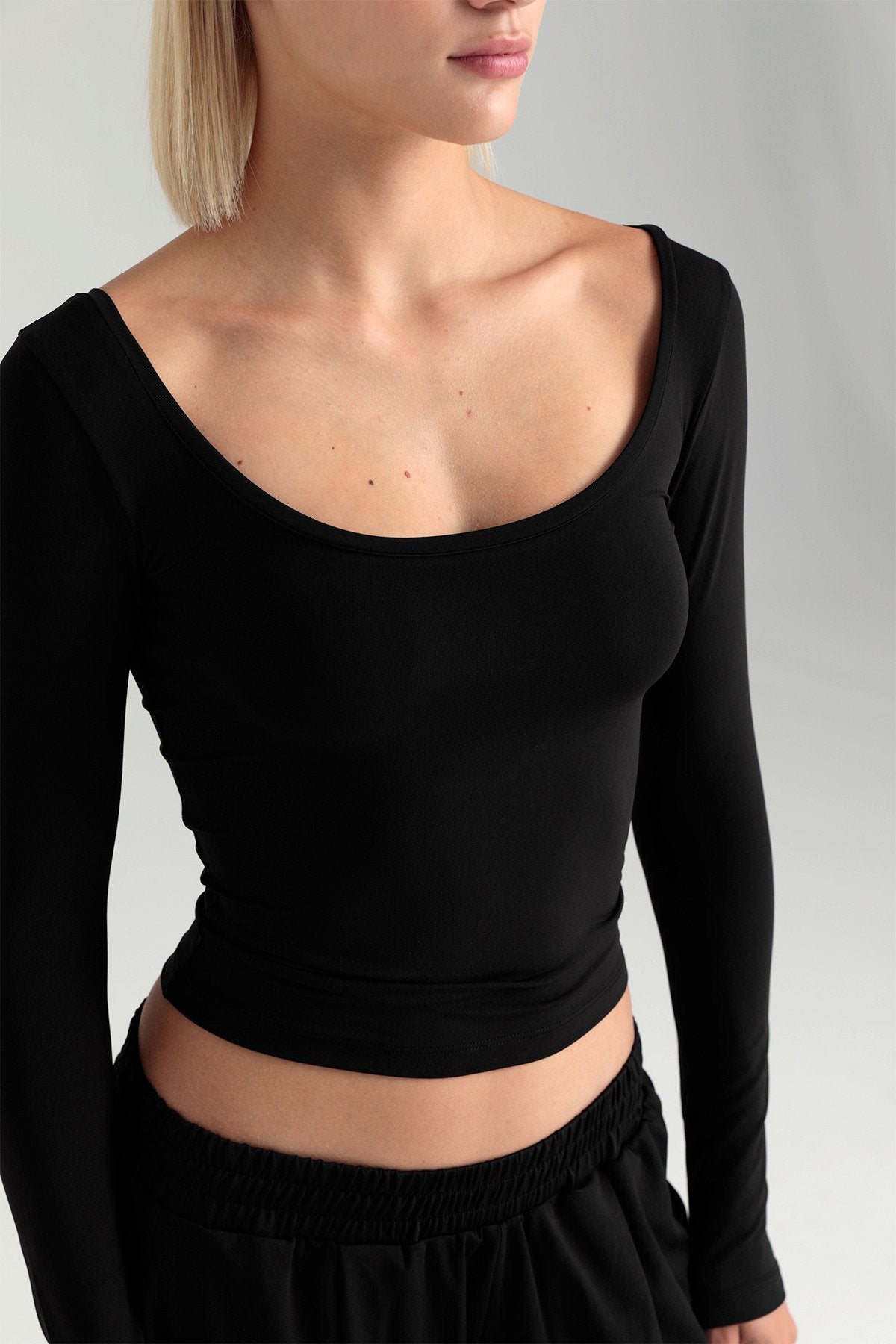 Soft Touch Oval Yaka Bluz Siyah